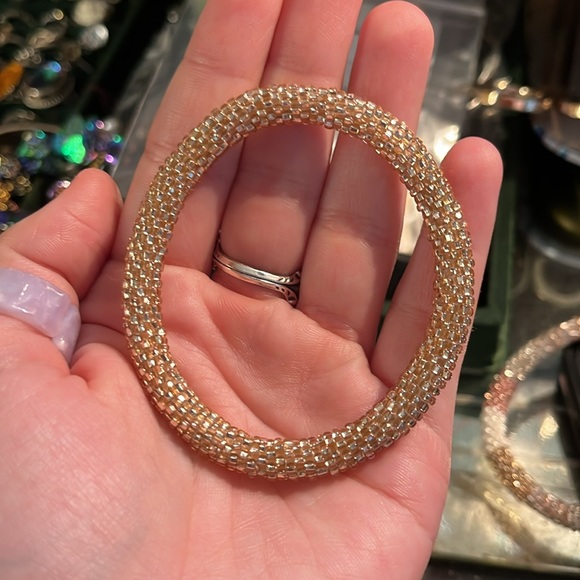 Stack of four SASHKA CO. GLASS BEAD BRACELETS - Picture 5 of 7